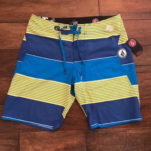 Men’s board shorts